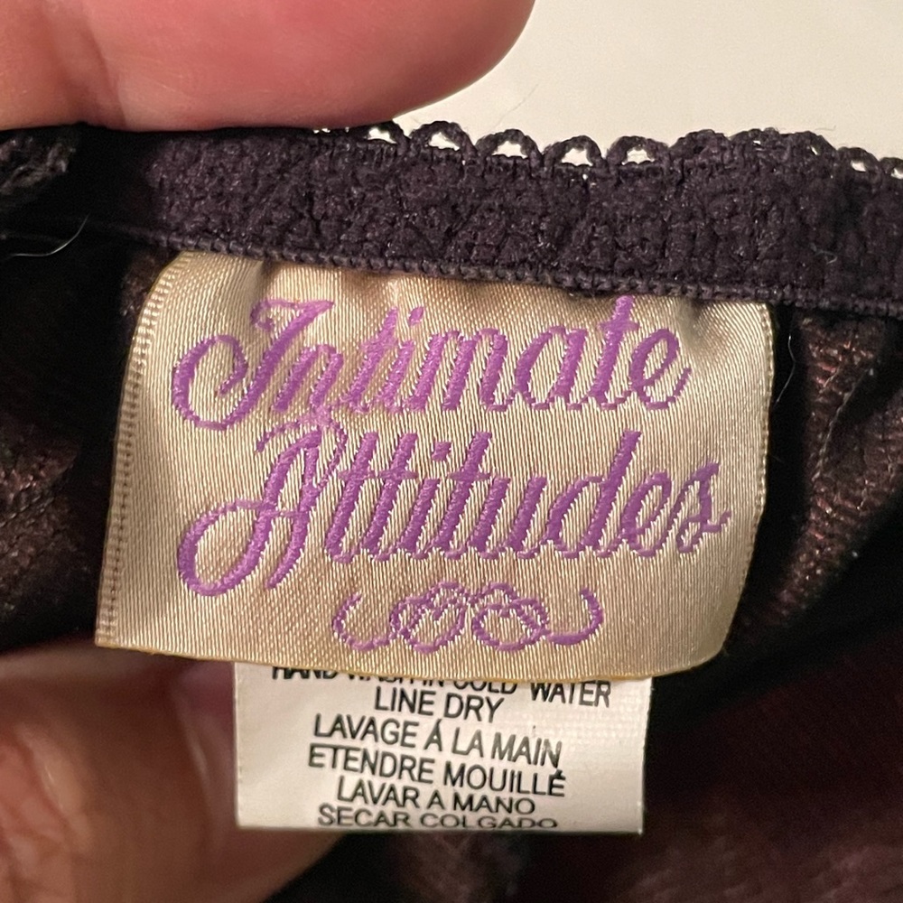 Intimate Attitudes lingerie - Picture 8 of 9
